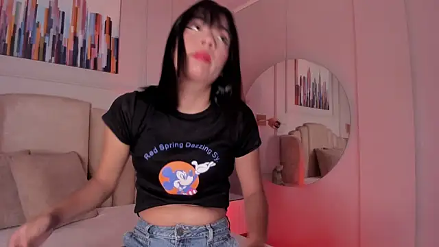 mia kisses2 online show from November 11, 2025, 3:39 am