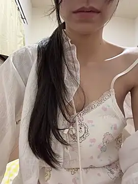 xiaoxia baby online show from July 25, 2026, 1:52 pm