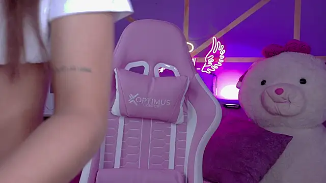 Chloegi   online show from September 22, 2025, 11:56 am