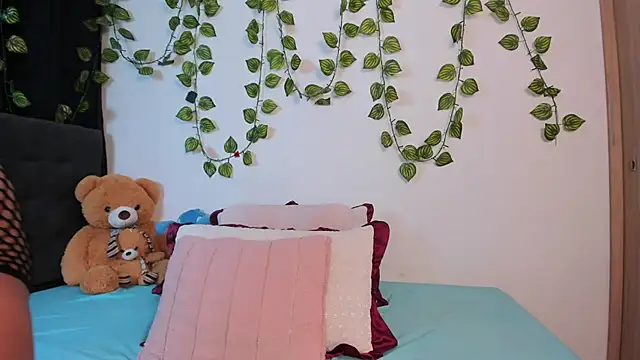 Snapshot of Delilah_85 chatting on October 11, 2025, 11:14 pm Delilah 85 online show from October 11, 2025, 11:14 pm