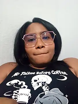 Snapshot of Delilah_85 chatting on October 12, 2025, 11:15 pm Delilah 85 online show from October 12, 2025, 11:15 pm