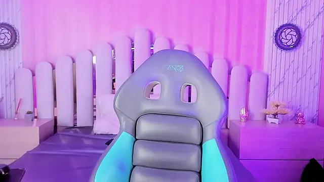 Snapshot of BrithaniKy chatting on October 8, 2025, 6:27 pm BrithaniKy online show from October 8, 2025, 6:27 pm