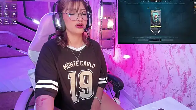 AriaNova  online show from November 23, 2025, 1:22 pm