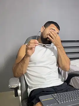 vincentjaxon online show from March 17, 2026, 12:19 pm