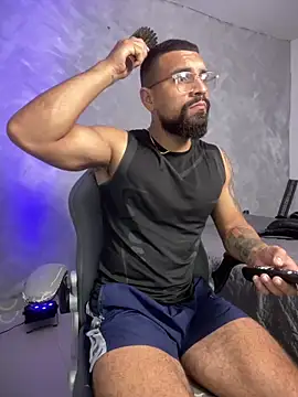 vincentjaxon online show from May 7, 2026, 5:40 pm
