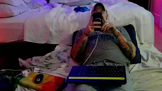 Luv2SuckBWC92 online show from October 2, 2025, 7:04 am