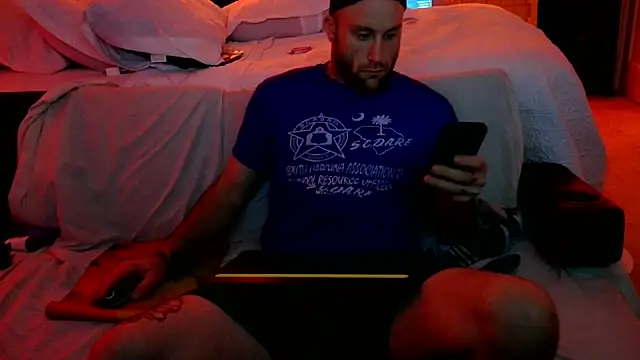 Luv2SuckBWC92 online show from October 6, 2025, 4:21 am