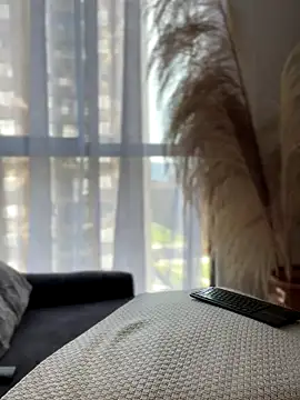 Sofi Leal online show from November 27, 2025, 12:51 pm