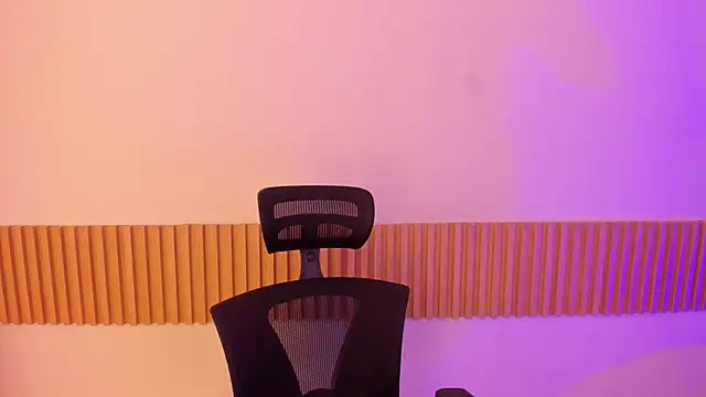 Snapshot of OliviaSweett chatting on October 6, 2025, 7:00 pm OliviaSweett online show from October 6, 2025, 7:00 pm