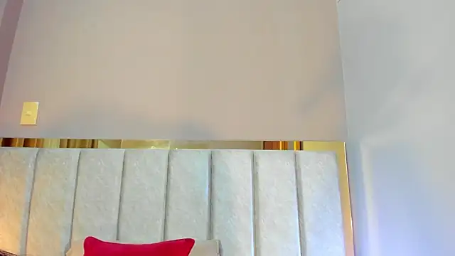 Snapshot of LunaAspen_ chatting on October 28, 2025, 5:48 pm LunaAspen online show from October 28, 2025, 5:48 pm