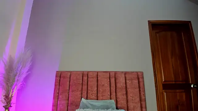 Snapshot of LunaAspen_ chatting on October 31, 2025, 5:58 pm LunaAspen online show from October 31, 2025, 5:58 pm