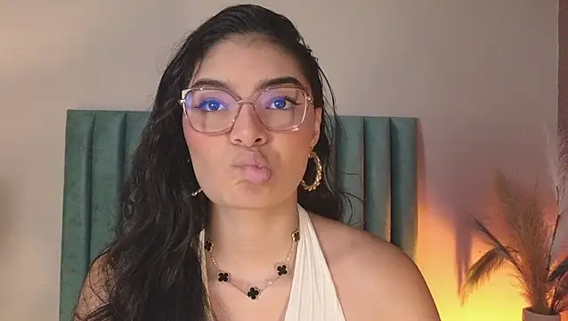 Snapshot of LunaAspen_ chatting on May 27, 2026, 6:05 pm LunaAspen online show from May 27, 2026, 6:05 pm