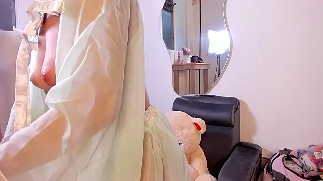 Amishell  online show from February 4, 2026, 10:26 pm