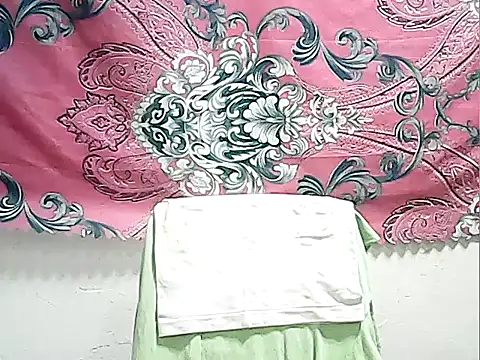 CreamyPussy4uxx online show from August 3, 2026, 1:04 am