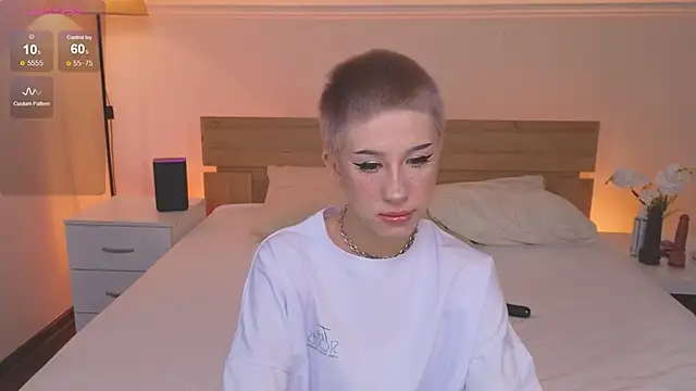 Snapshot of Necucub chatting on October 9, 2025, 3:59 am Necucub online show from October 9, 2025, 3:59 am