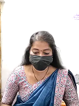 Snapshot of tamil_Sigappu_Roja chatting on March 10, 2026, 1:10 am tamil Sigappu Roja online show from March 10, 2026, 1:10 am