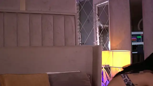 Snapshot of FrancescaDante chatting on October 16, 2025, 6:14 am FrancescaDante online show from October 16, 2025, 6:14 am