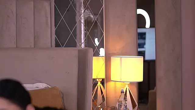 Snapshot of FrancescaDante chatting on October 26, 2025, 5:57 am FrancescaDante online show from October 26, 2025, 5:57 am