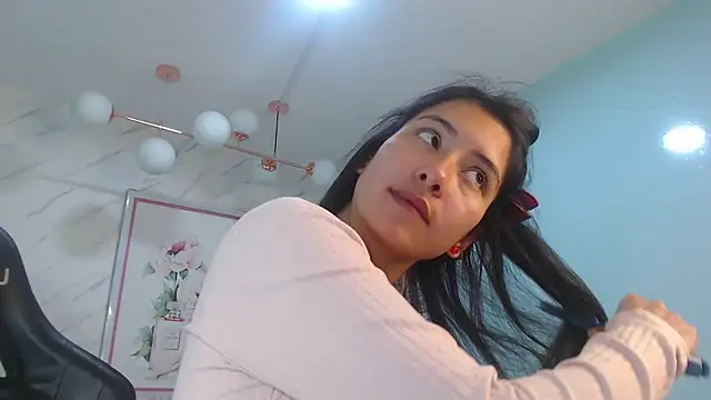 victoria hernandez t  online show from July 25, 2026, 1:19 pm