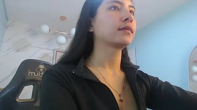 victoria hernandez t  online show from July 30, 2026, 1:21 pm