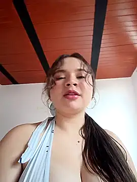 Isa Acosta online show from May 6, 2026, 8:25 pm