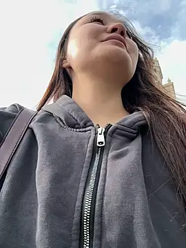 KissMeEva online show from September 19, 2025, 7:32 am