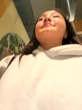 KissMeEva online show from October 9, 2025, 8:12 am