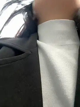 KissMeEva online show from October 12, 2025, 12:15 pm