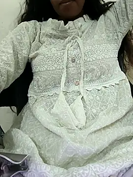 Snapshot of Alia-00 chatting on September 29, 2025, 3:55 am Alia-00 online show from September 29, 2025, 3:55 am