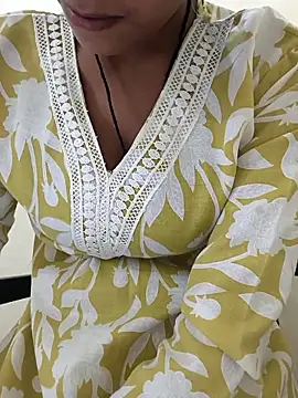 Snapshot of Alia-00 chatting on November 1, 2025, 4:03 am Alia-00 online show from November 1, 2025, 4:03 am