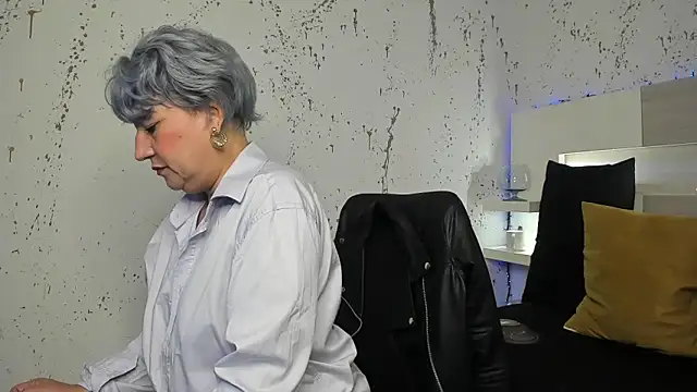 Snapshot of JaddeWalker chatting on October 14, 2025, 11:33 am JaddeWalker online show from October 14, 2025, 11:33 am