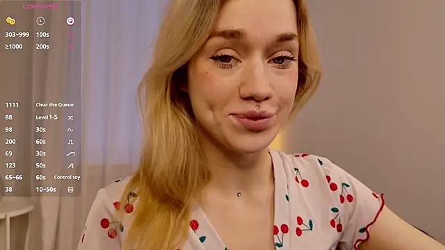 Snapshot of DiscoPotato chatting on October 6, 2025, 12:57 pm DiscoPotato online show from October 6, 2025, 12:57 pm