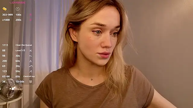 Snapshot of DiscoPotato chatting on October 10, 2025, 12:26 pm DiscoPotato online show from October 10, 2025, 12:26 pm