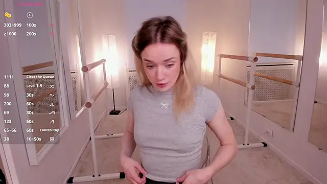 Snapshot of DiscoPotato chatting on October 29, 2025, 1:02 pm DiscoPotato online show from October 29, 2025, 1:02 pm