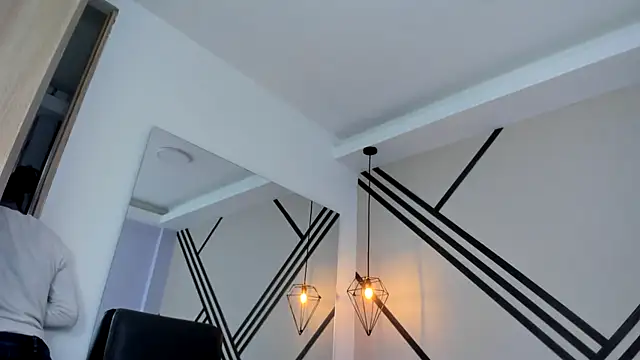 Snapshot of MadissonScotts chatting on October 28, 2025, 12:19 pm MadissonScotts online show from October 28, 2025, 12:19 pm