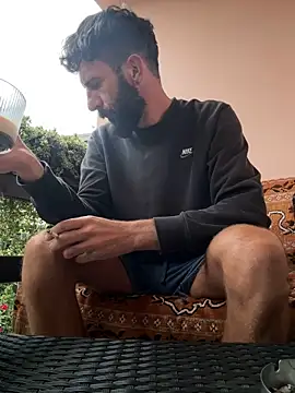 Snapshot of Michel_huge chatting on September 25, 2025, 4:38 am Michel huge online show from September 25, 2025, 4:38 am