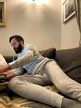 Snapshot of Michel_huge chatting on October 26, 2025, 6:36 pm Michel huge online show from October 26, 2025, 6:36 pm