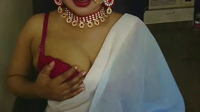 Snapshot of QUEEN_SAKHI- chatting on September 28, 2025, 6:24 pm QUEEN SAKHI- online show from September 28, 2025, 6:24 pm