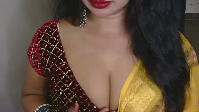 Snapshot of QUEEN_SAKHI- chatting on October 19, 2025, 8:59 am QUEEN SAKHI- online show from October 19, 2025, 8:59 am