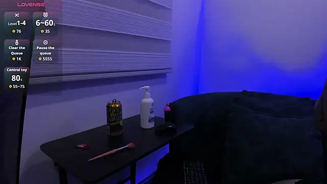 Snapshot of SafiroBlake chatting on September 18, 2025, 3:30 am SafiroBlake online show from September 18, 2025, 3:30 am