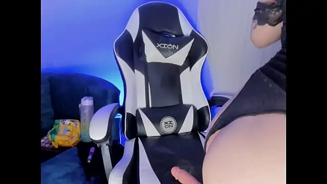 Snapshot of SafiroBlake chatting on October 29, 2025, 3:31 am SafiroBlake online show from October 29, 2025, 3:31 am