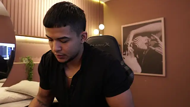 Thiago Valente online show from August 3, 2026, 1:38 pm