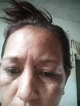 marinita13 online show from September 25, 2025, 10:02 pm