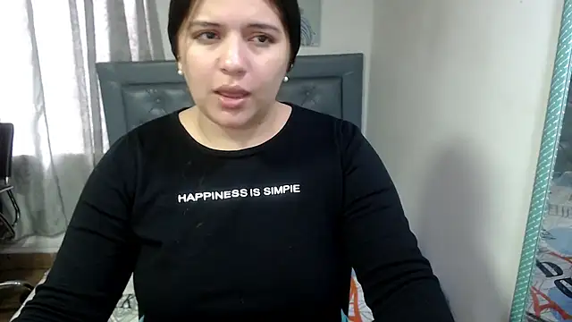 Snapshot of sarah_aguilar chatting on April 13, 2026, 4:12 pm sarah aguilar online show from April 13, 2026, 4:12 pm