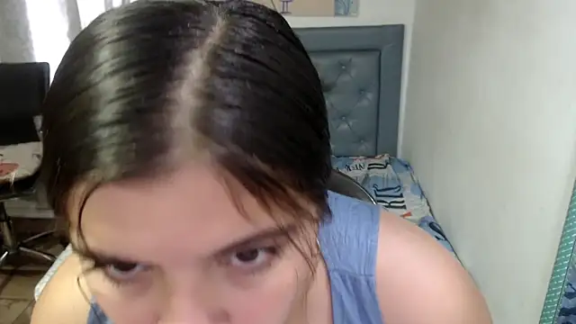 Snapshot of sarah_aguilar chatting on April 15, 2026, 2:57 pm sarah aguilar online show from April 15, 2026, 2:57 pm