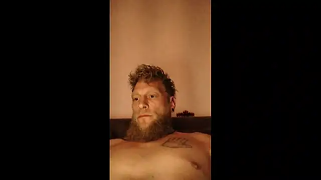Snapshot of M6I6K6E@xh chatting on May 17, 2026, 11:56 pm M6I6K6Exh online show from May 17, 2026, 11:56 pm