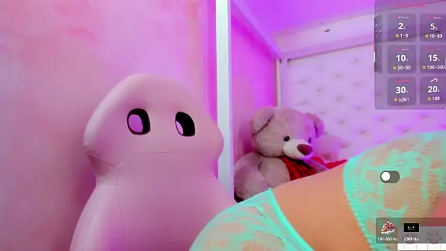 samantamilk6 online show from December 18, 2025, 6:14 pm