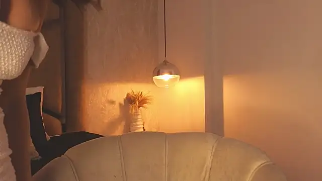 scarlethlux online show from December 20, 2025, 12:07 am