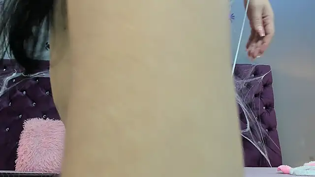 RedAngel1- online show from October 30, 2025, 12:39 pm