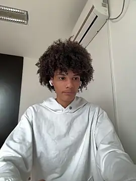 Snapshot of Max_Rain chatting on September 22, 2025, 6:10 pm Max Rain online show from September 22, 2025, 6:10 pm